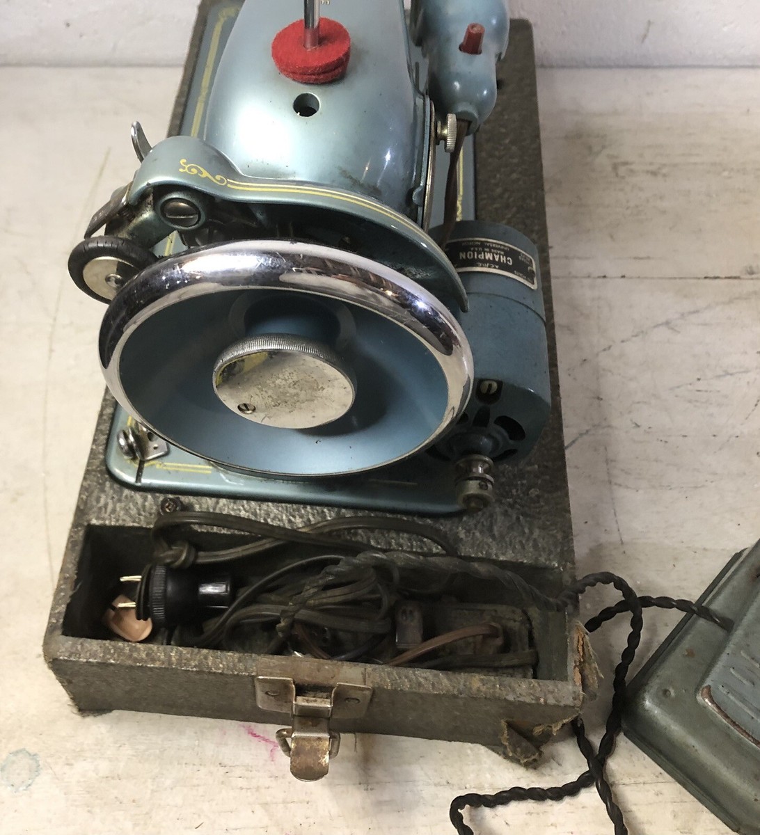 Vintage Deluxe Precision Sewing Machine Japan Model CB La Salle