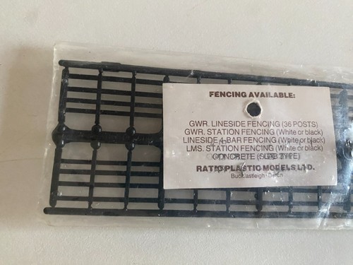 RATIO 425 OO GAUGE LINESIDE FENCING - 1X SECTION ONLY - Picture 3 of 11
