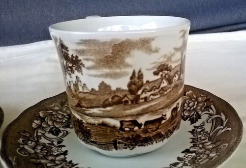 2 ROYAL STAFFORDSHIRE IRONSTONE J&G MEAKIN STRATFORD STAGE CUP & SAUCERS SETS - Picture 4 of 12