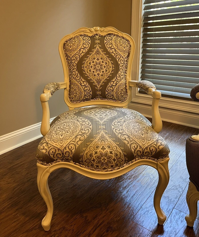 Juego de sofá y 2 sillas antiguo retapizado Foto 4 de 4