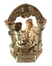 Dreamsicles "Together Forever" Music Box. 10303  Limited Edition in box