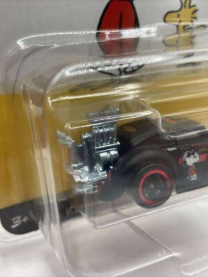 Hot Wheels Peanuts Snoopy Silver Series Volkswagen Beetle 🔥In