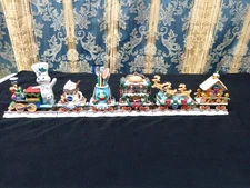 Danbury Mint Pillsbury Doughboy Christmas Express 6pc Train Set