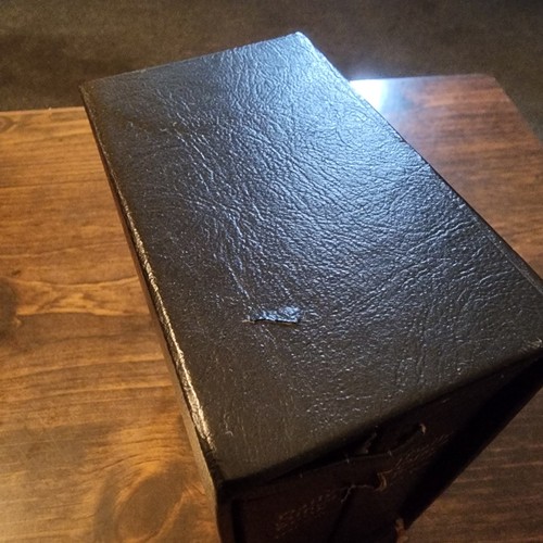 Daily Office Book: Two-Volume Set 1986 Church Publishing Leather With Slipcase - Picture 21 of 21