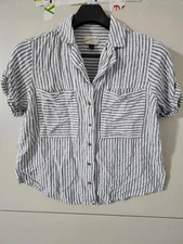 Universal Thread Top Womens S Blue Short Sleeve Button Stripe Linen Blend Boxy