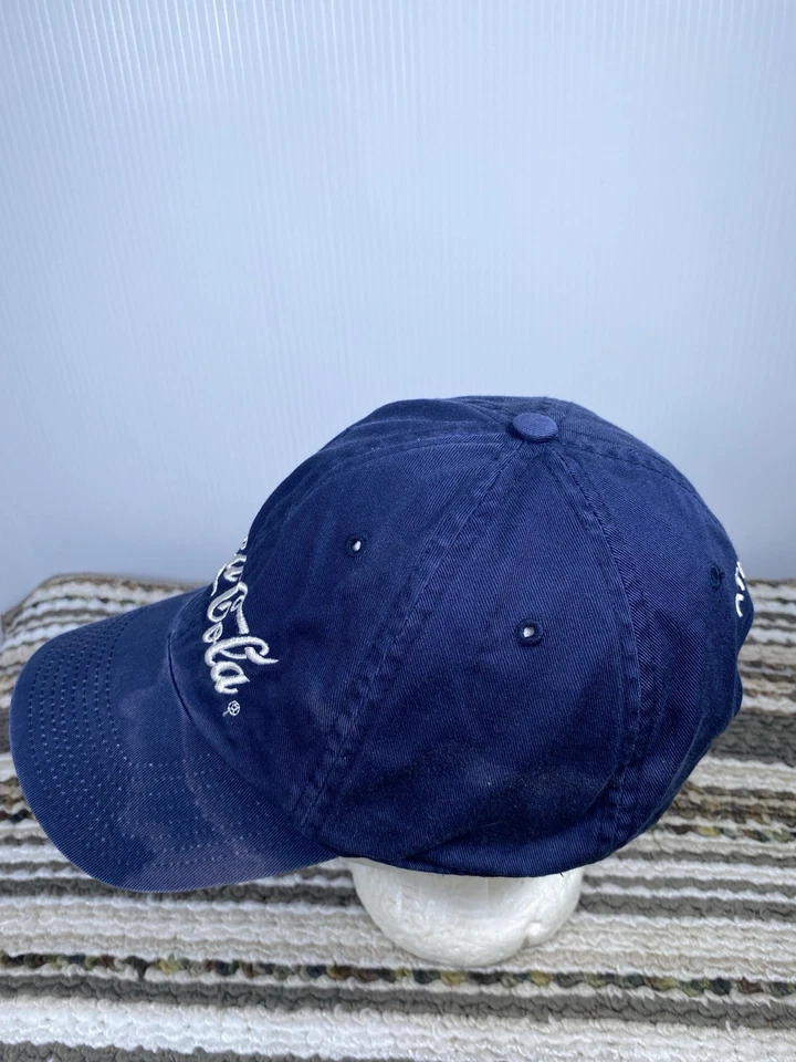 Gorra de béisbol ajustable azul marino Coca-Cola Atlanta con logotipo bordado Foto 2 de 4