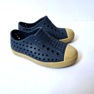 Native Jeffersons size C7 Play School Outdoors