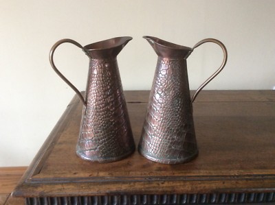 Paar Vintage Kupferkrug Krokodil gemustert J.S.&.S Nummer 4