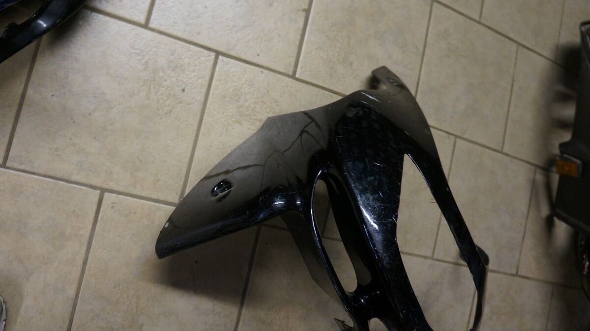 98 99 Kawasaki ZX 9r Ninja Nose Center Fairing Cowling 98 99 Kawasaki ZX 9r Ninja Nose Center Fairing Cowling