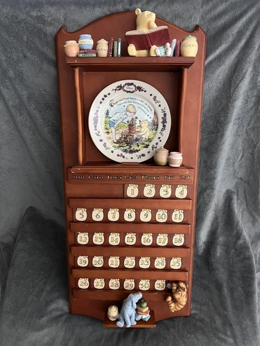 Winnie The Pooh Bear Wall Calendar & Plates Bradford Exchange Disney Figures