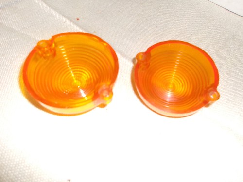 C-2 CORVETTE 1963-1967 FRONT PARKING LIGHT LENS PAIR AMBER GUIDE - Picture 2 of 2