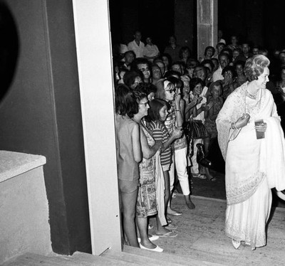 The Aga Khan Begum at the debutante ball in Cannes December 19 1965 Old Photo 3