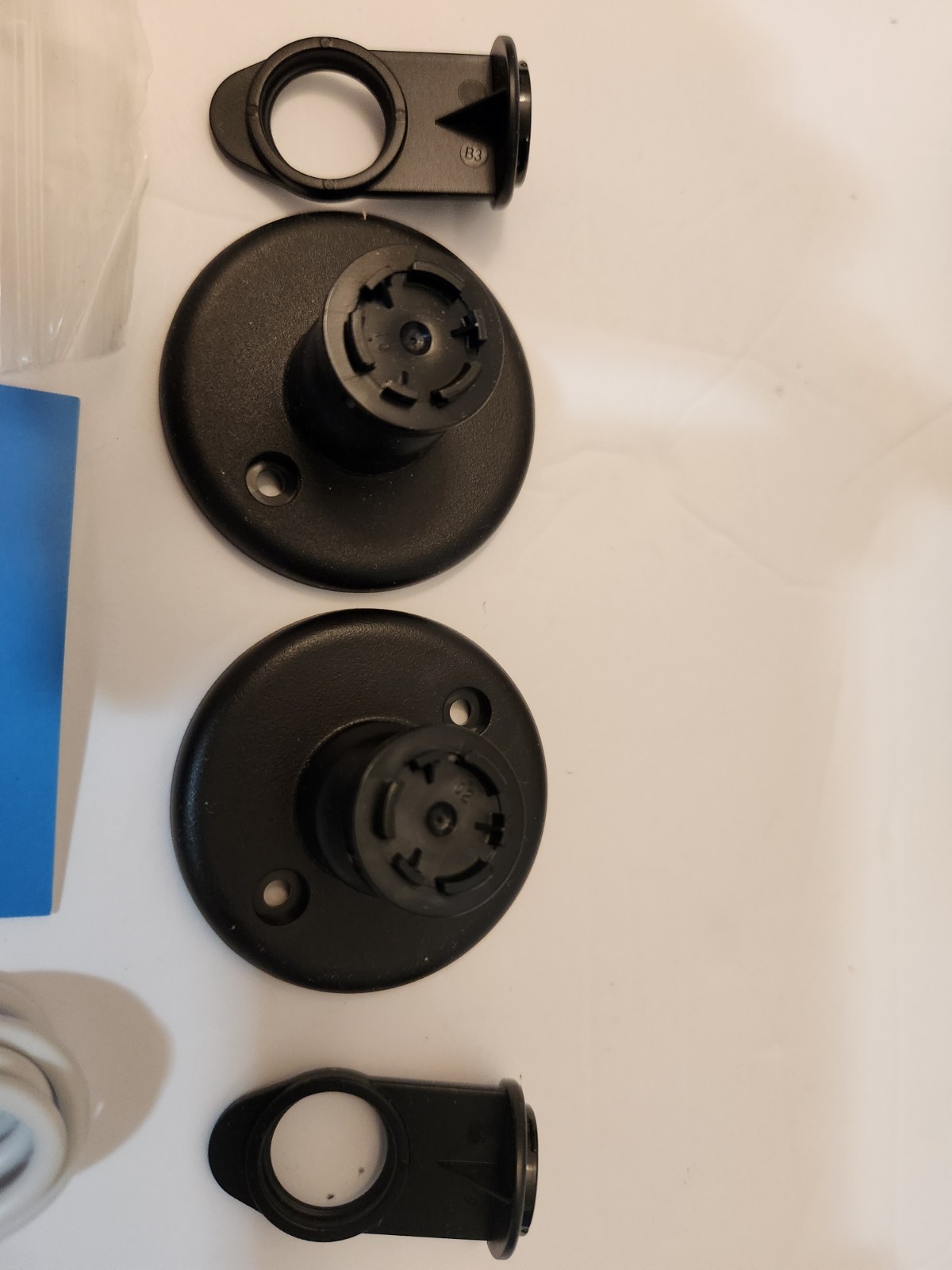 как выглядит Used Blink Outdoor 4th Gen HD WiFi Security 2 Camera System 2023 Unregistered фото