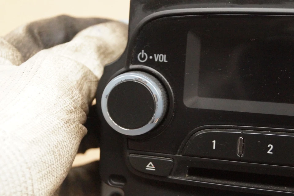 Chevrolet Aveo T300 Autoradio CD-Radio 95494106  - Bild 3 von 4