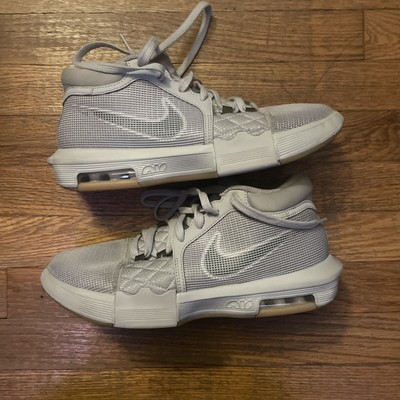 Size 9 - Nike LeBron Witness 8 Light Bone Gum