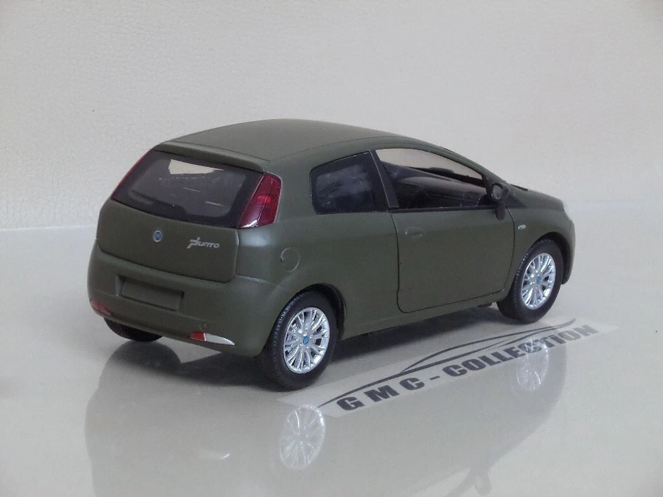 FiAT GRANDE PUNTO 2006 VERDE MiLiTARE ESERCiTO ITALiANO NEW-RAY 1/24 NO CARARAMA - Immagine 3 di 4