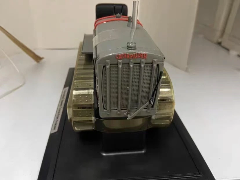 Cat 1/16 Twenty Track-Type Crawler Tractor Alloy Model (Shell Cracked) - Image 4 of 4