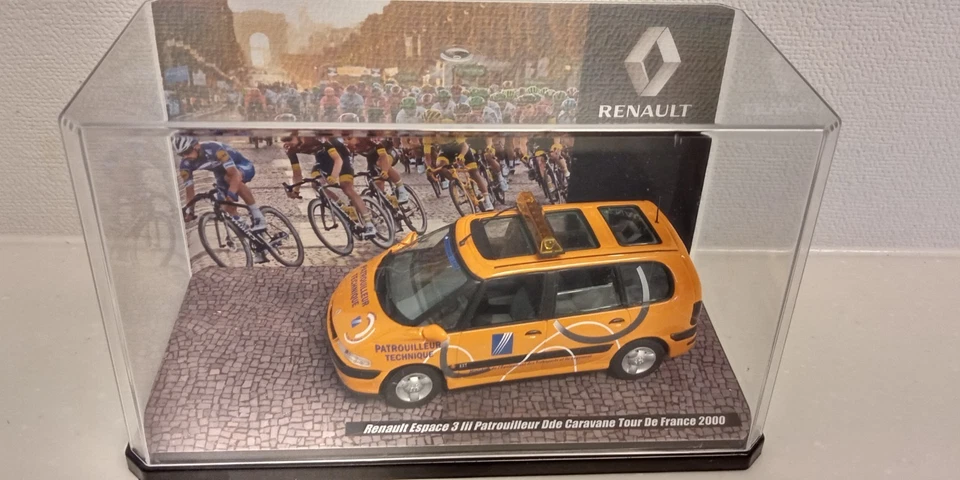 1:43 UNIVERSAL HOBBIES EAGLE RACE RENAULT ESPACE 3 PATRULLERO TOUR DE FRANCIA Foto 3 de 4