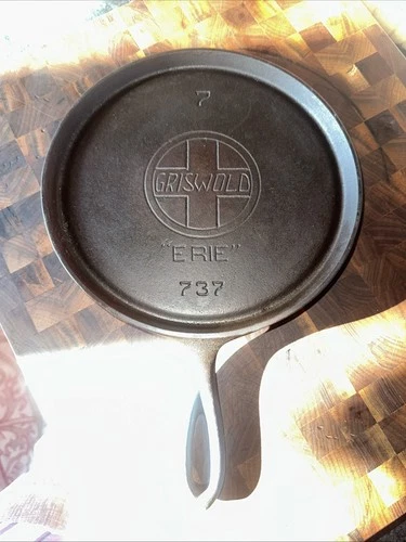 Griswold Cast Iron #7 Slant Erie Logo Griddle