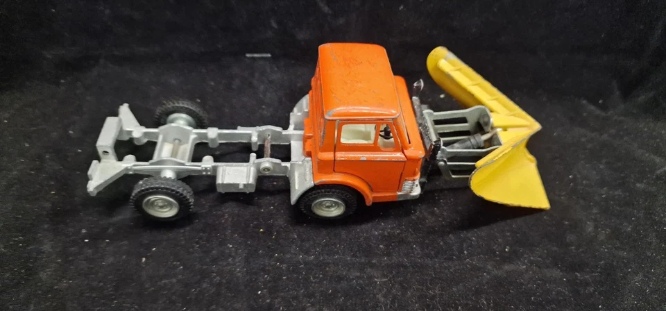 RARE Dinky Toys Ford D800 Snow Plough Tipper Truck Vintage Red & Yellow - Image 2 of 4
