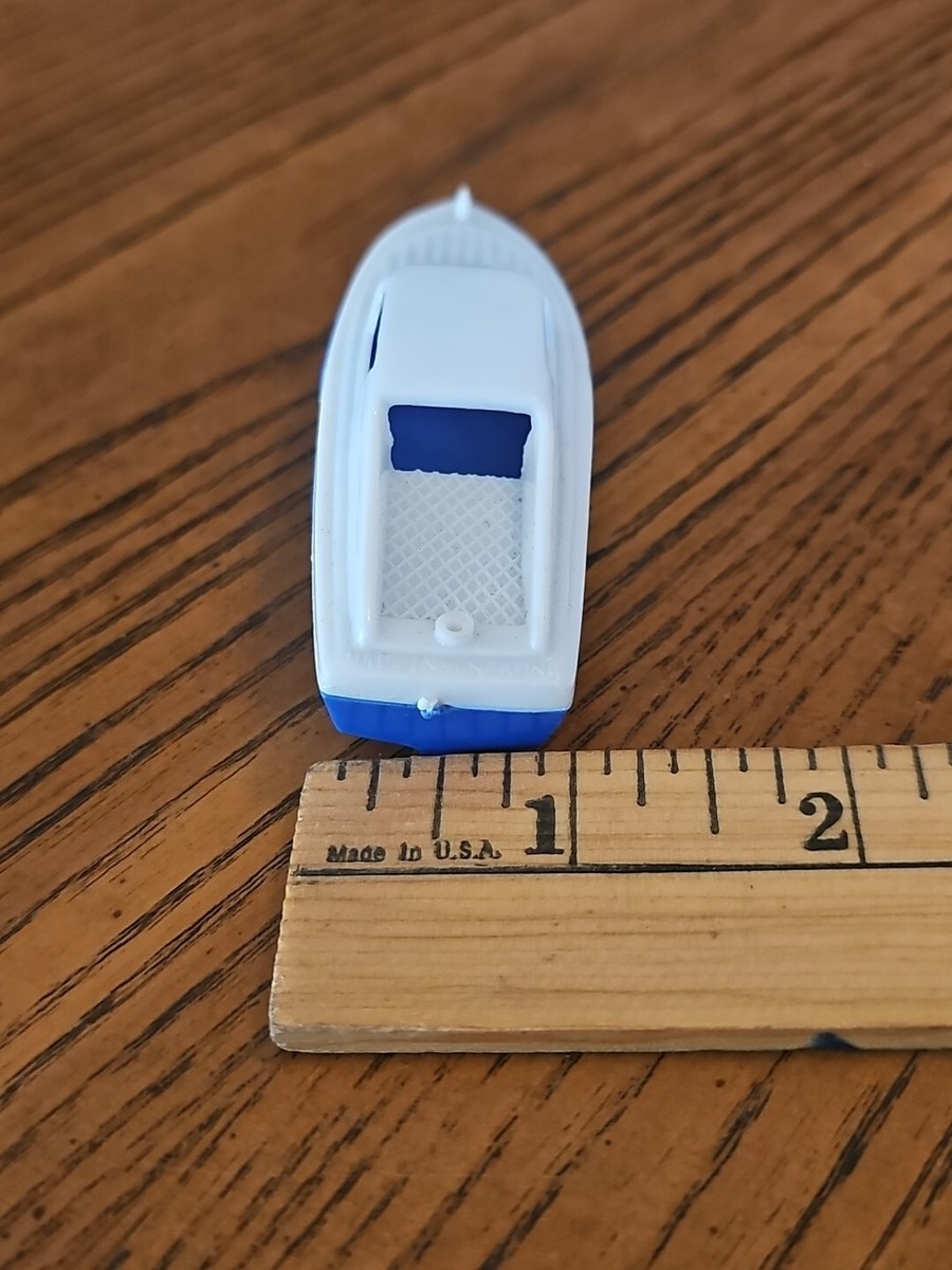 Vintage Unbranded Blue / White Toy Boat Hard Plastic Cabin Cruiser