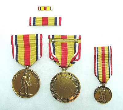 MEDAL PRESENTATION SET SELECTED MARINE CORPS RESERVE GENUINE U.S