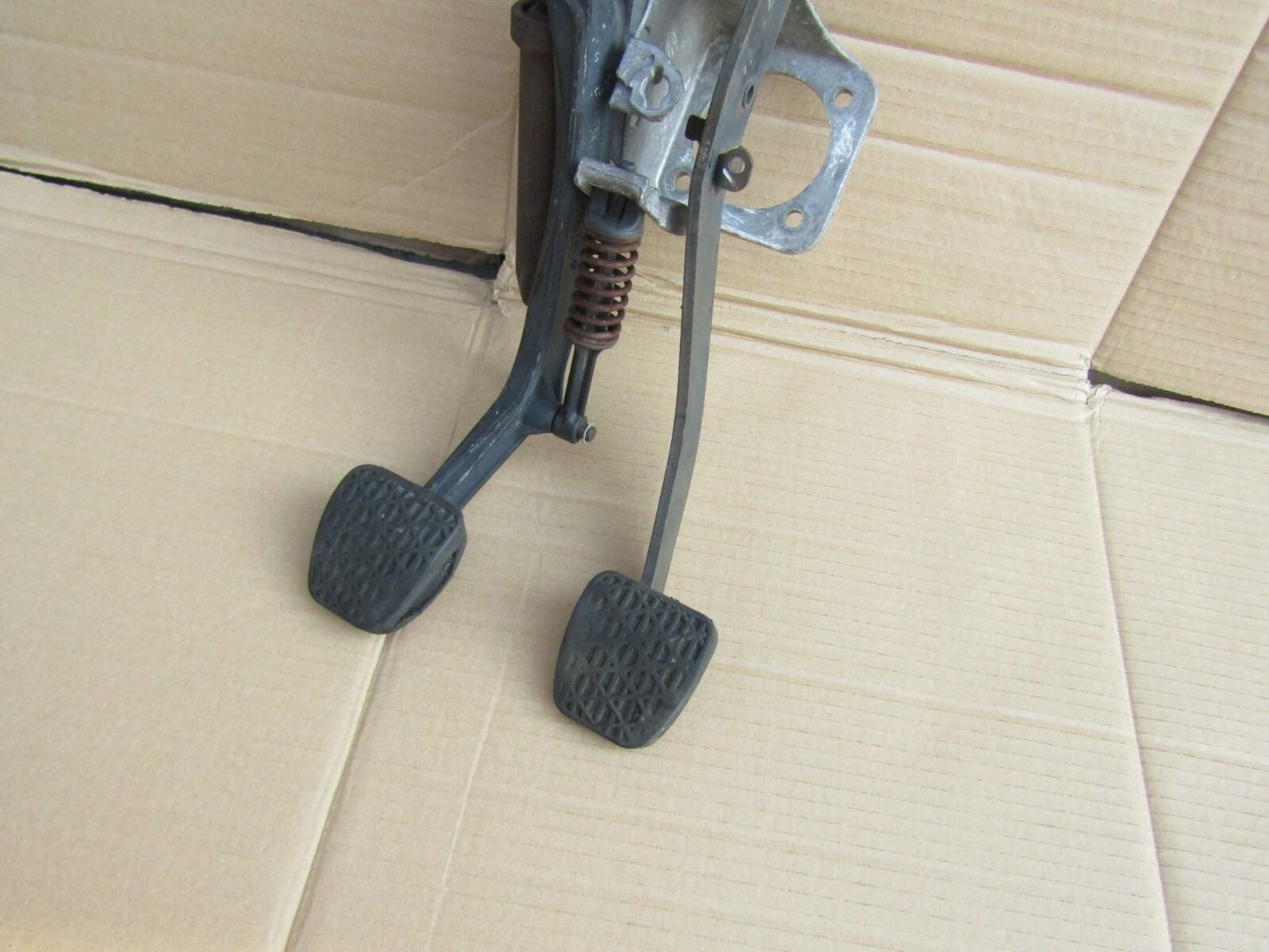 2 MercedesBenz W124 BRAKE CLUTCH PEDALS MANUAL TRANSMISSION eBay