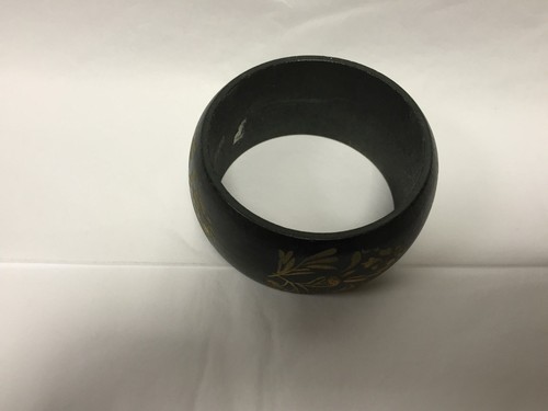 River Island Stunning Wooden Thick Bangle With Carved Flower Design - Picture 2 of 3