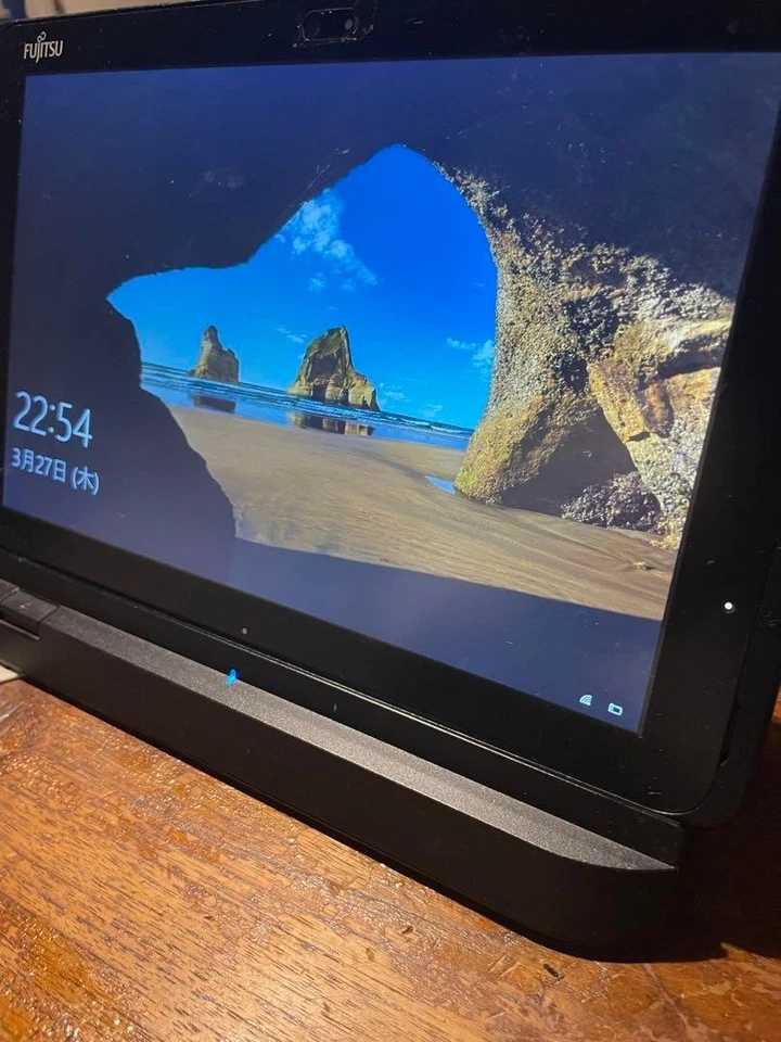 Fujitsu ARROWS Tab Q507PB Atom x5-Z8550 1.44GHz RAM 4GB Storage 64GB Win 10 Pro - Image 4 of 4