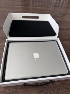 Apple MacBook Pro 13'' Late 2011 Intel Core i5 2.40GHz 4GB RAM 500GB HDD