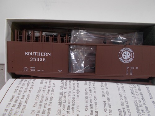 INTERMOUNTAIN ~ COCHE CAJA DOBLE PUERTA SUR 50' # 35326 ~ KIT ~ ESCALA HO | Zustand: New