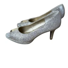 Coach and Four Silver Glitter Peep-Toe Heels Size 8 Hoco Prom Formal Homecoming