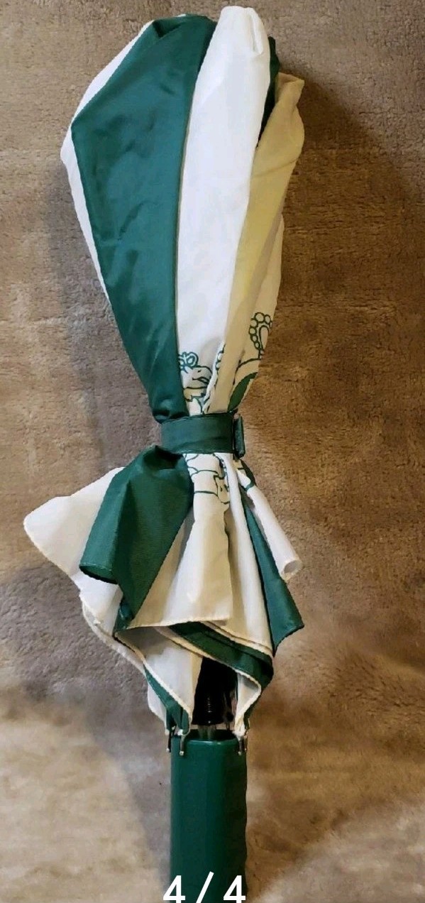 ULTRA RARE Vintage Philip Morris USA Umbrella Green & White (Excelent Condition)