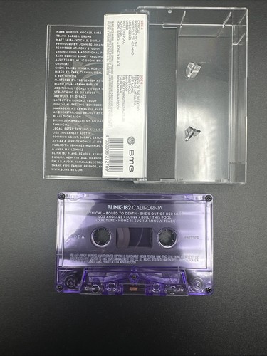 Blink 182 California Cassette Tape Purple Edition Like New - Imagen 3 de 4