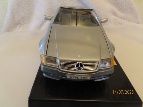 MAISTO 1989 Mercedes Benz 500SL in box 1:18 scale - Picture 6 of 10