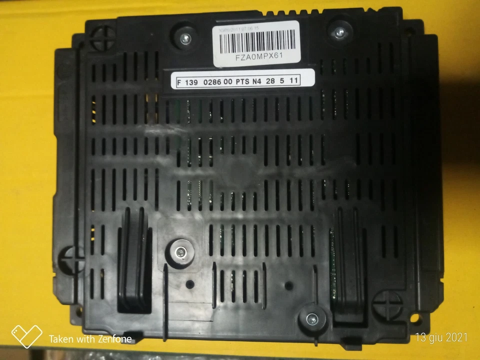 Centralina Blue&Me - Fiat new panda dal 2012 al 2016 ORIGINALE  - Immagine 3 di 3