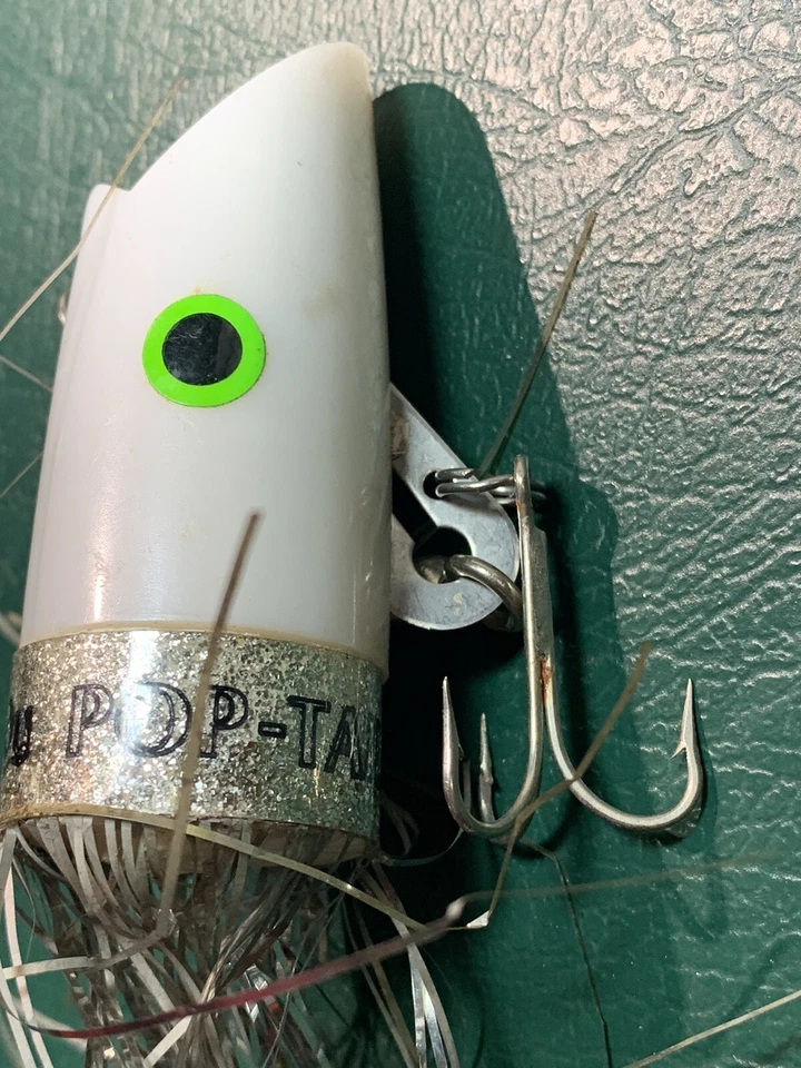 Lindy Pop-Tail | Señuelo de pesca Topwater | Cola de lámina plateada Foto 3 de 4