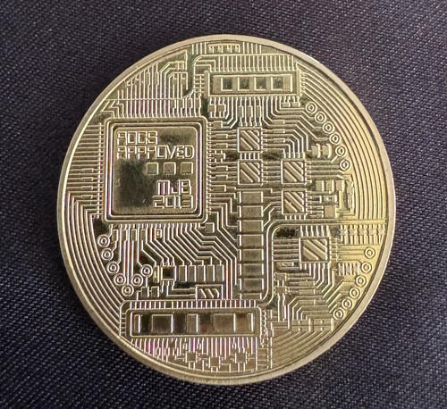 Bitcoin 39 mm Collectible 1 oz Coin Finished in 999 24 Karat Gold - Picture 2 of 2