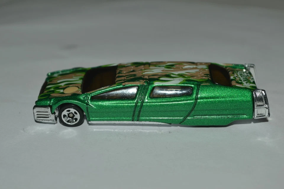 2001 Hot Wheels Syd Mead's Sentinel 400 лимузин металлический зеленый цвет Таиланд б/у - Изображение 4 из 4