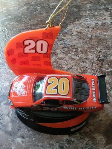 2008 HOME DEPOT/#20 TONY STEWART CHRISTMAS TREE ORNAMENT
