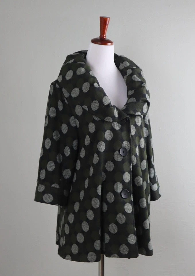 Chaqueta Top DAMEE, Inc $175 Lunares Suave Plisado Cuello Chal Talla Mediana Foto 2 de 4