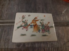 Antyczne chińskie porcelanowe pudełko na drobinki tancerze