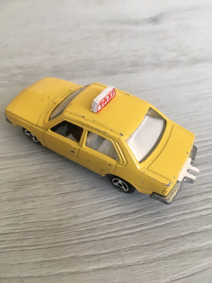 Ancienne Renault 18 Taxi Majorette - Photo 4/4