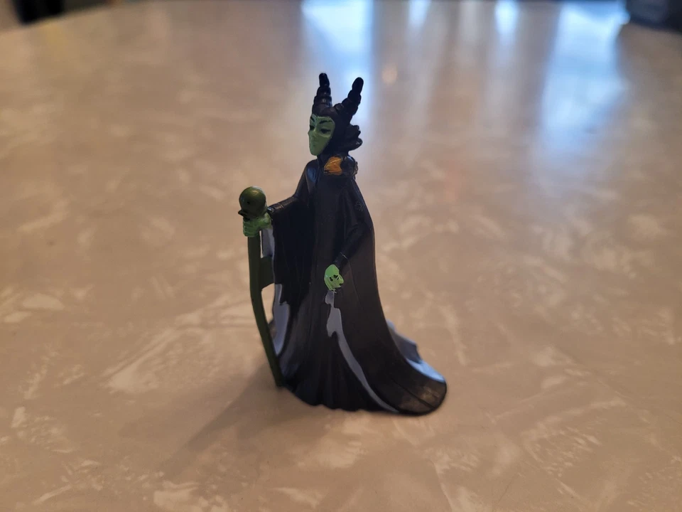 Maléfica Bella Durmiente Disney - Greenbrier Intl. Figura Cake Topper - 2,75" Foto 3 de 4