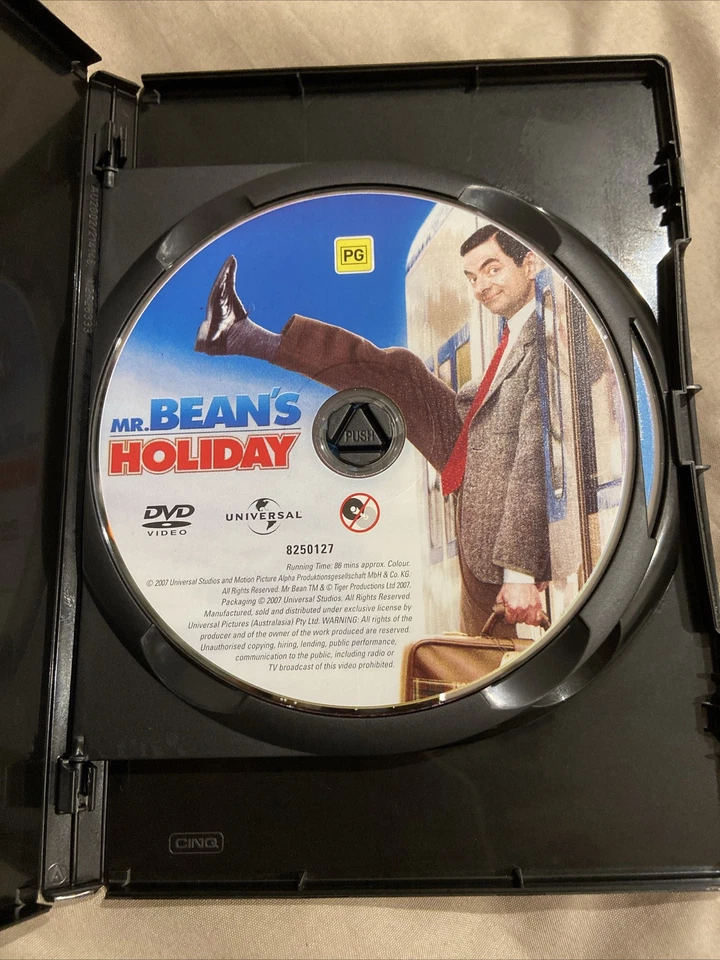 Mr Bean's Holiday / Bean-The Ultimate Disaster Movie (DVD, 2007) - Image 3 of 4