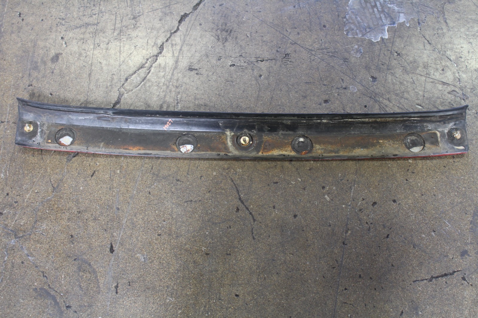 Ferrari Mondial, Rear Roof Rubber Moulding, Used, P/N 60578100