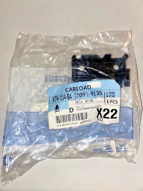 2010-2014 GENUINE GM POSITIVE BATTERY CABLE BLOCK, NEW OEM PART, P/N 20929135 - Image 2 of 4