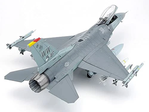 Tamiya Models F-16CJ Fighting Falcon Model Kit nuovo - Immagine 3 di 4