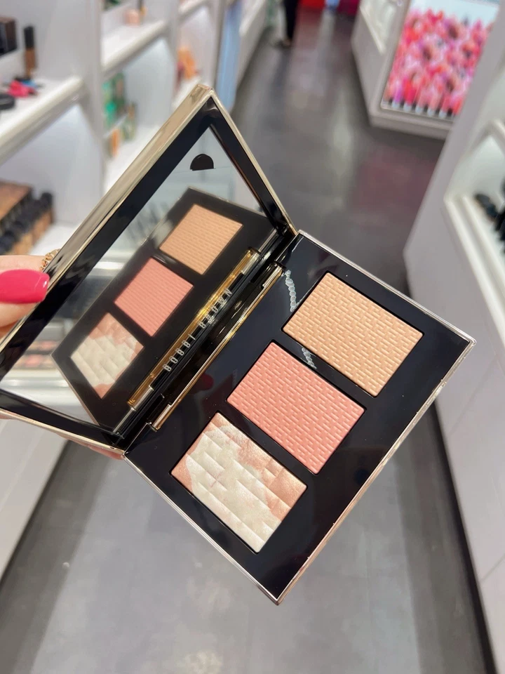 Bobbi Brown Sculpt & Glow Palette, Blush+Contour+Highlighter, LIGHT, New In Box - Image 4 of 4