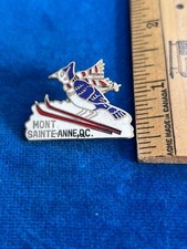 Ski Mont Ste-Anne Mountain skiing Blue Jay bird Sainte-Anne Quebec Lapel Pin